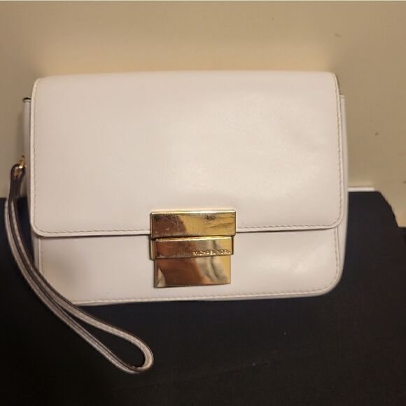 Auth.Michael Kors "Madelyn" White Leather Wristlet Clutch Gold Hardware Ret.$189 - Picture 11 of 11